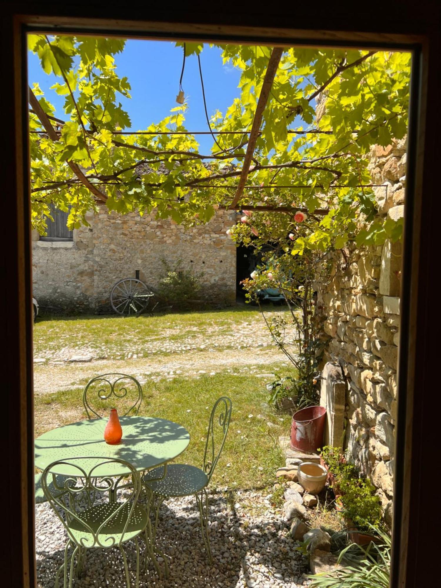 Gites Du Chateau D'Alencon Le Pegue Exterior foto